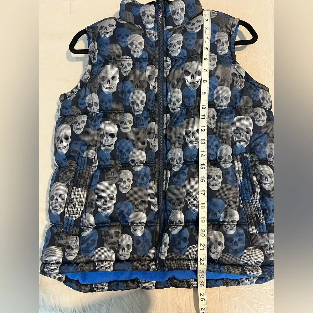 Old Navy Boys Puffer Vest Blue Gray Skulls SZ L (10-12) EUC